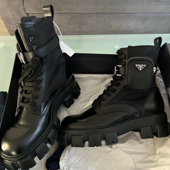 Color is black. Not used. Size 10 brand Prada - Picture 6 of 9